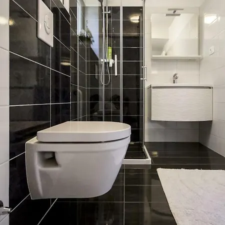 Apartments Dvor - Ap1, Ap2, Ap3 Baska Voda Exterior photo