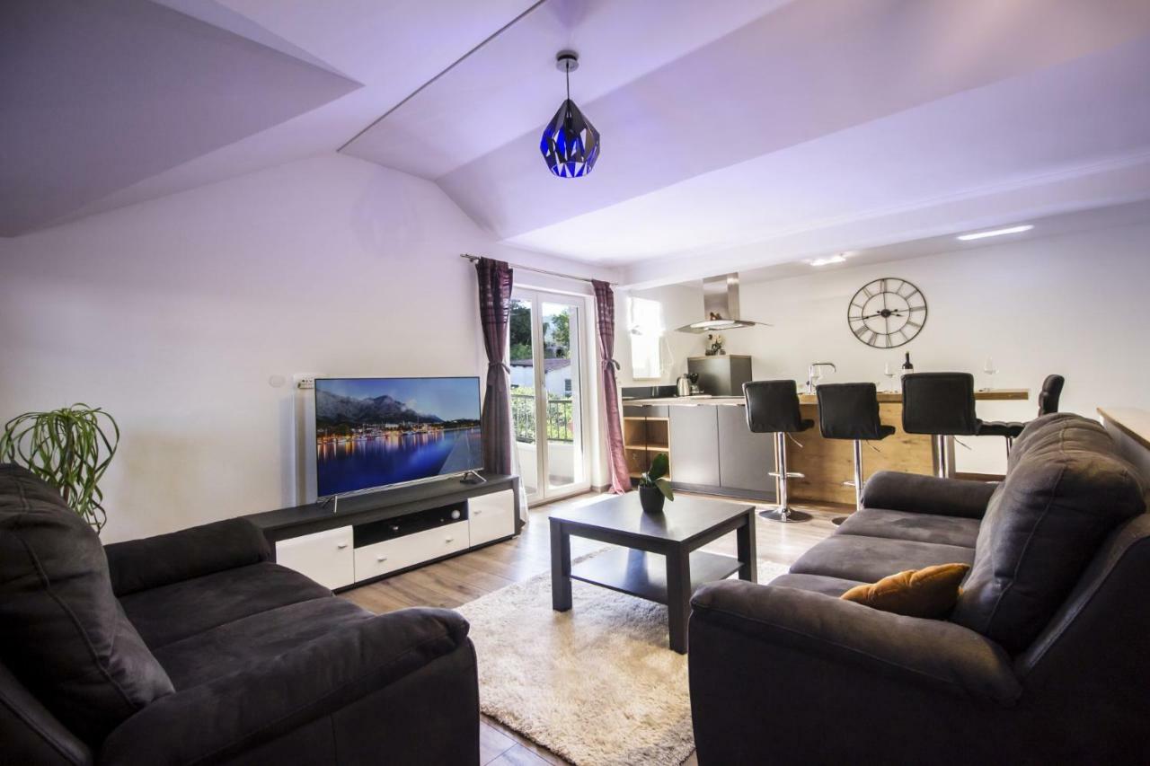 Apartment Dvor - Ap1, Ap2, Ap3 Baska Voda